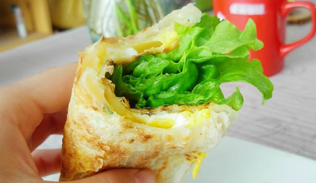 做鸡蛋灌饼不难，掌握好5个步骤，做一个成功一个，好吃又卫生