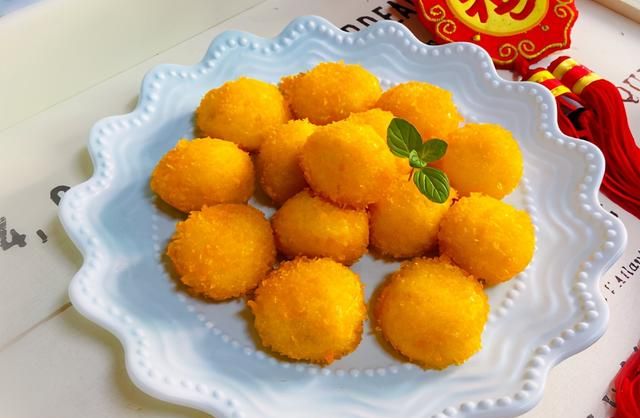 炸汤圆时，冻汤圆不能直接炸，多做3步，不开裂不露馅，外酥里糯