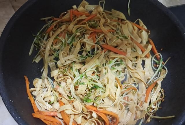 立春吃春饼，分享6道“卷饼小菜”，营养新鲜，卷着吃越吃越香