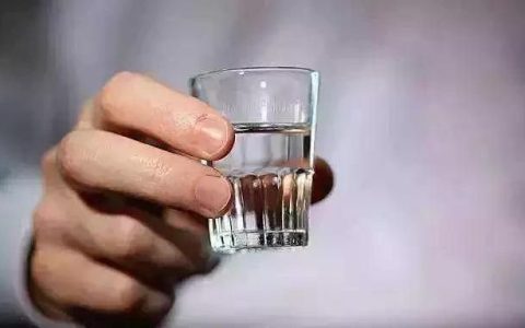 喝白酒都有哪些好处哪些人不宜喝