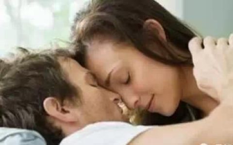 孕期性生活怎么安排(孕期睡觉姿势图解)