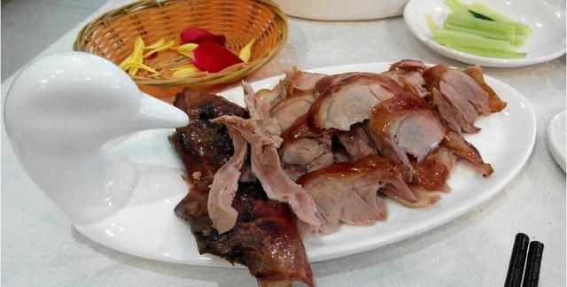 全聚德外卖烤鸭的吃法,北京全聚德烤鸭鸭架吃法图7