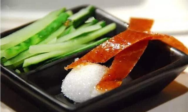全聚德外卖烤鸭的吃法,北京全聚德烤鸭鸭架吃法图13