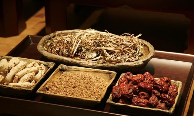子宫肌瘤的发生与发展有一个长期过程，科学服用中药是治疗的关键