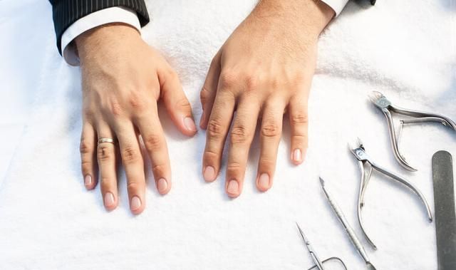 指甲长成4种样子，可能是癌或疾病的预兆，要格外注意了