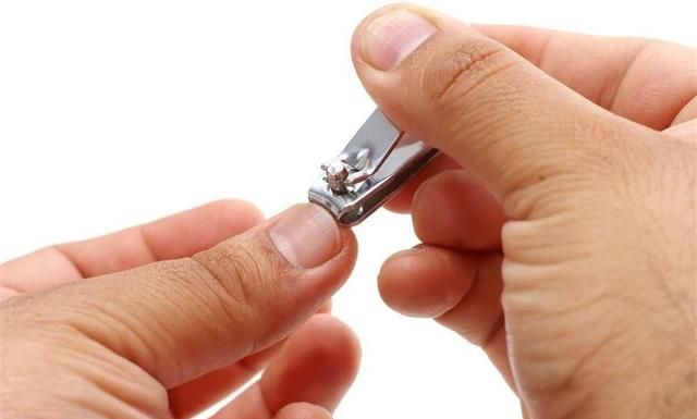 指甲长成4种样子，可能是癌或疾病的预兆，要格外注意了