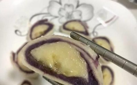 11个月的宝宝一天吃几顿辅食(11个月宝宝可以吃猪油吗)