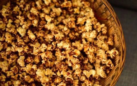 爆米花的玉米豆是怎么做出来的