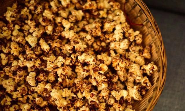家庭版自制爆米花，两块钱玉米豆做一锅，孩子超爱吃