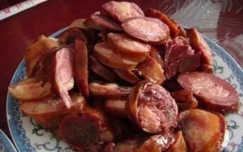 新疆的熏马肠怎么吃(新疆塔城熏马肠的做法)