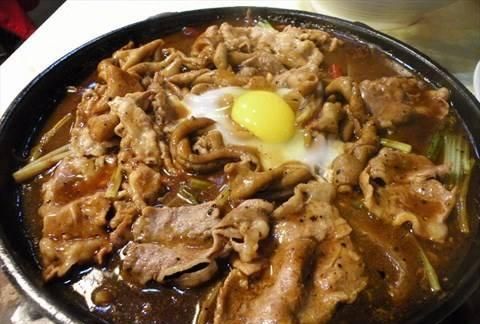 不用去韩国就能吃上正宗的韩式铁板肥牛，味道超赞！下饭菜