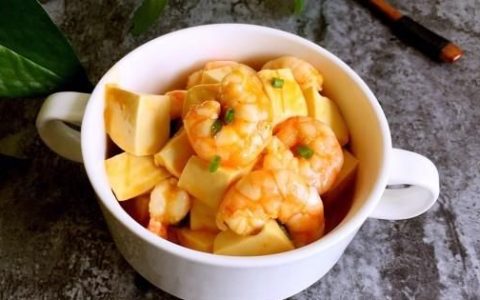 常吃鲜虾豆腐煲有什么功效(鲜虾豆腐煲的好处)
