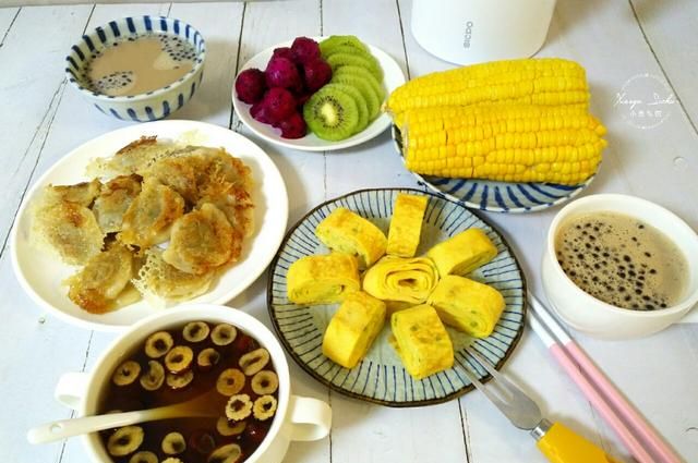 中学生的早餐，一周不重样，简单丰盛，网友：这是亲妈