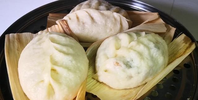夏天，用豆角包包子，鲜嫩营养又好吃，蒸包子吃特香