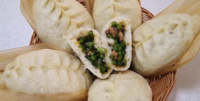 夏天，用豆角包包子，鲜嫩营养又好吃，蒸包子吃特香
