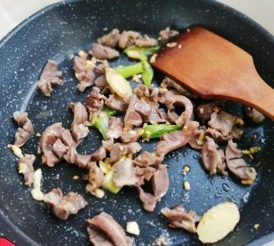 洋葱炒鸡胗#橄榄中国味 感恩添美味#