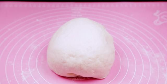 春饼和面有技巧，这么和面，放上三天也不会硬，卷什么菜都好吃