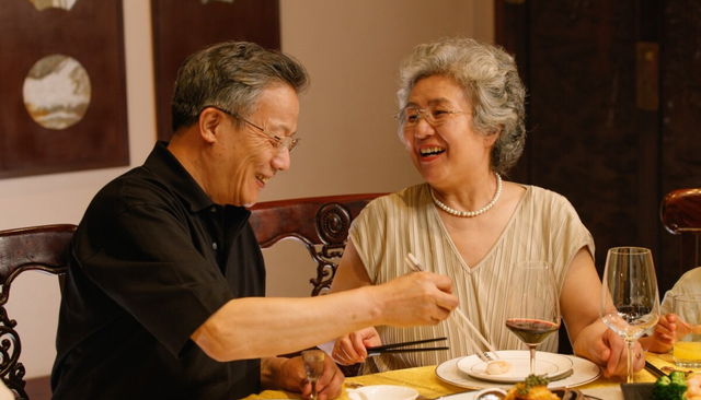 建议中老年人：伏天吃5种碱性食材，腿脚有劲精神好，早吃早受益