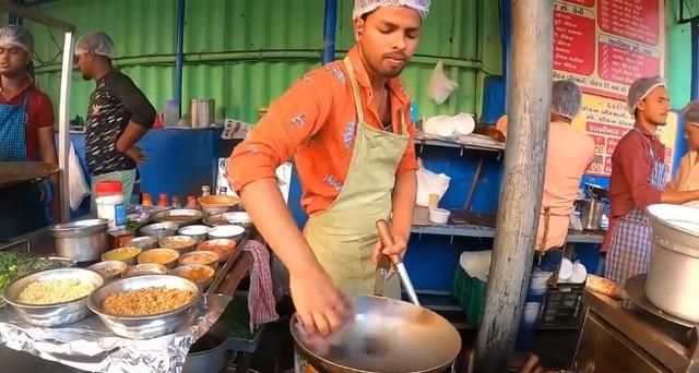 晒晒印度的街头“美食”，不知“卖相”是何物，真佩服他们的胃口