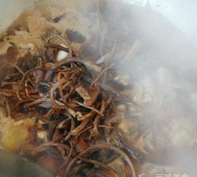 茶树菇炖鸡的做法