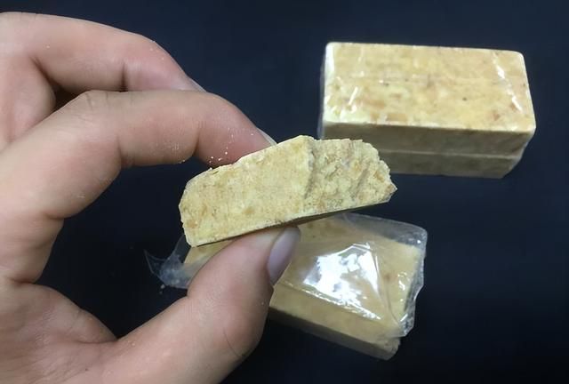 吃一块能撑2天？军用压缩饼干这么抗饿，它是用什么做成的？