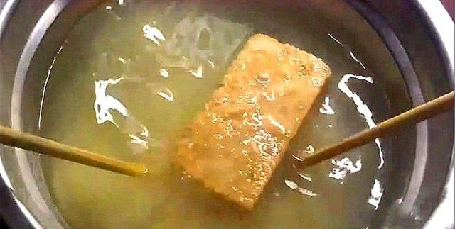 吃一块能撑2天？军用压缩饼干这么抗饿，它是用什么做成的？
