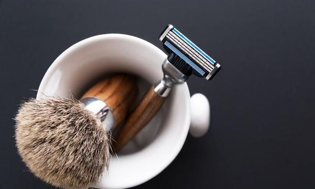 男性刮胡子次数多，说明了什么？提醒：刮胡子频率，与寿命无关