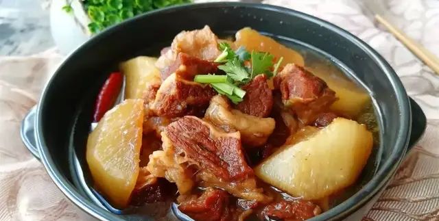 冬吃萝卜最适宜，但要先了解这些才能吃对