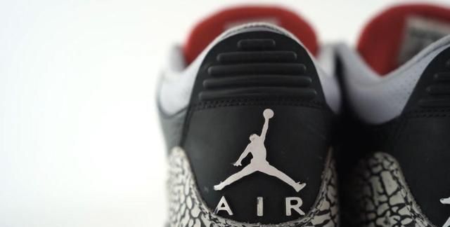 藤原浩都偏爱！Air Jordan 3“黑水泥”，爆穿5年后是什么样？