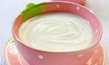 如何给宝宝正确添加米粉和蛋黄辅食呢图1