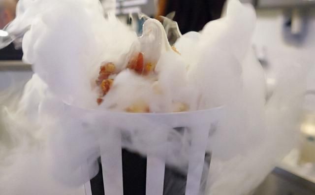 会“冒烟”的冰淇淋，你吃过吗？