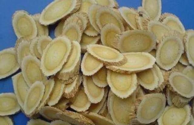 黄芪能和枸杞一起泡水喝吗的功效与作用图2