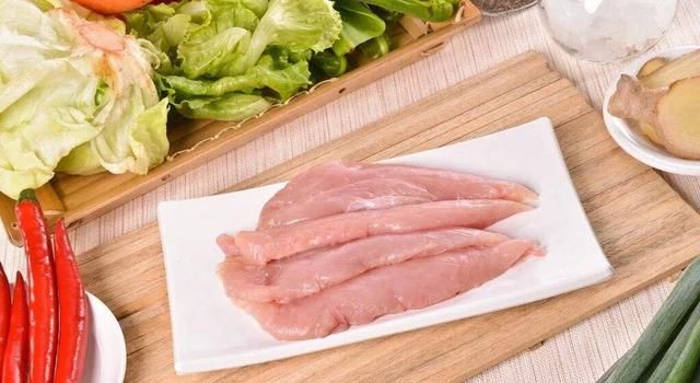 十个月大的宝宝怎么吃鸡脯肉图1