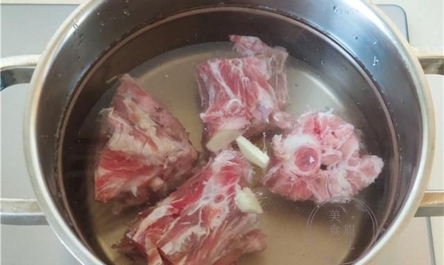 明日冬至喝羊汤，加这3样调料，汤鲜味浓没一点膻味！好喝又滋补
