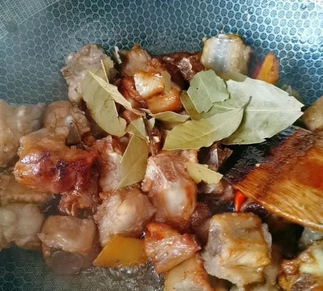 这样做排骨，好吃到吮指，所有人都喜欢