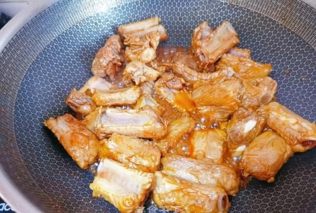 这样做排骨，好吃到吮指，所有人都喜欢