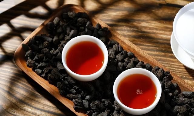 立春后要多喝茶，绿茶好还是红茶好呢？不懂别乱喝，很多人都错了