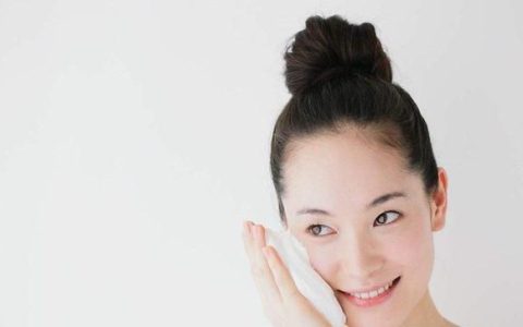 用盐洗脸的好处(咸盐洗脸有什么好处)