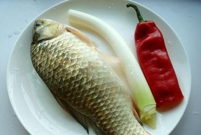 教你做葱油鱼，鱼鲜肉嫩，1分钟能学会，一辈子都能用