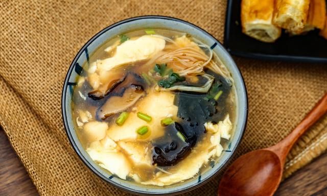 “高热量”早餐排行榜！油条排倒数第一，煎饼果子第2，建议了解
