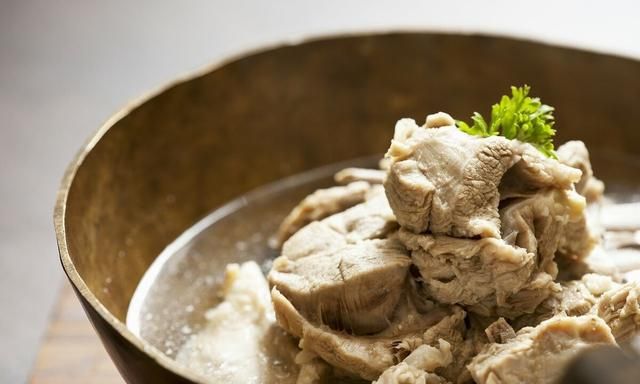 冬天进补吃羊肉？吃羊肉虽好，但要避开这5大禁忌