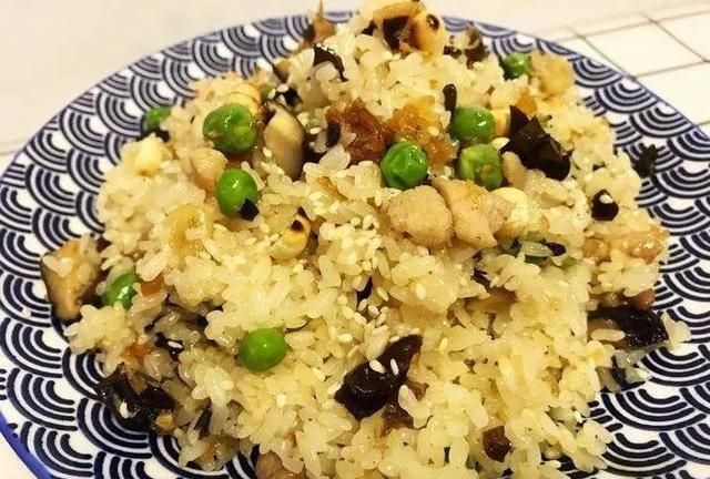 湖南糯米饭怎么做,湖南腊肉糯米饭的做法大全图2