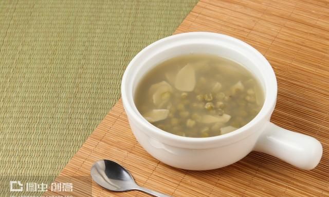 绿豆百合粥有什么功效,绿豆山药百合粥的功效与作用图2
