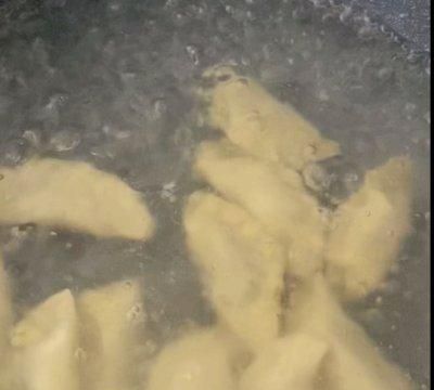 这道小茴香爆汁大肉饺子简单快手，超下饭