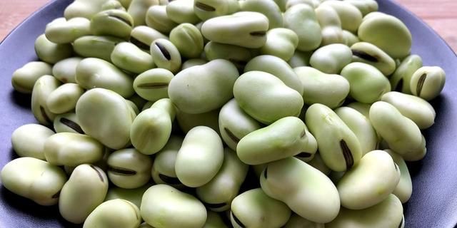 蚕豆怎么做最好吃？学3个特色做法，比葱油蚕豆好吃，下酒又下饭