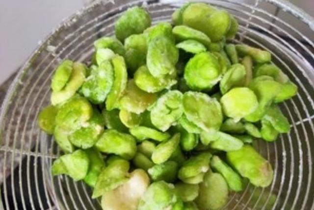 蚕豆怎么做最好吃？学3个特色做法，比葱油蚕豆好吃，下酒又下饭