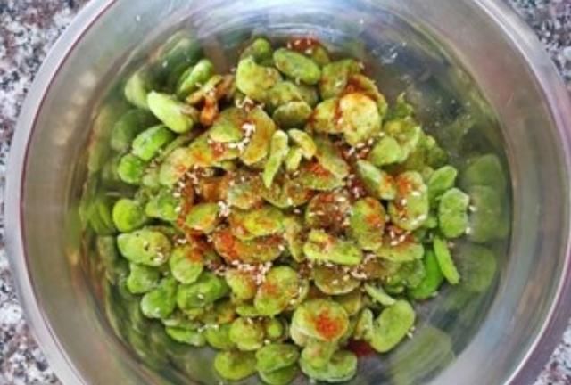 蚕豆怎么做最好吃？学3个特色做法，比葱油蚕豆好吃，下酒又下饭