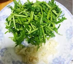 怎样炒茼蒿菜(大厨炒茼蒿菜)图5