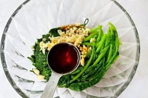 怎样炒茼蒿菜(大厨炒茼蒿菜)图16