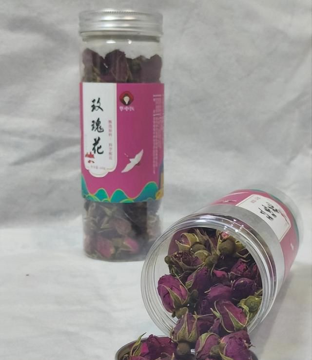 女性不想“老的快”，建议常喝5款“养颜茶”，滋润肌肤，显年轻